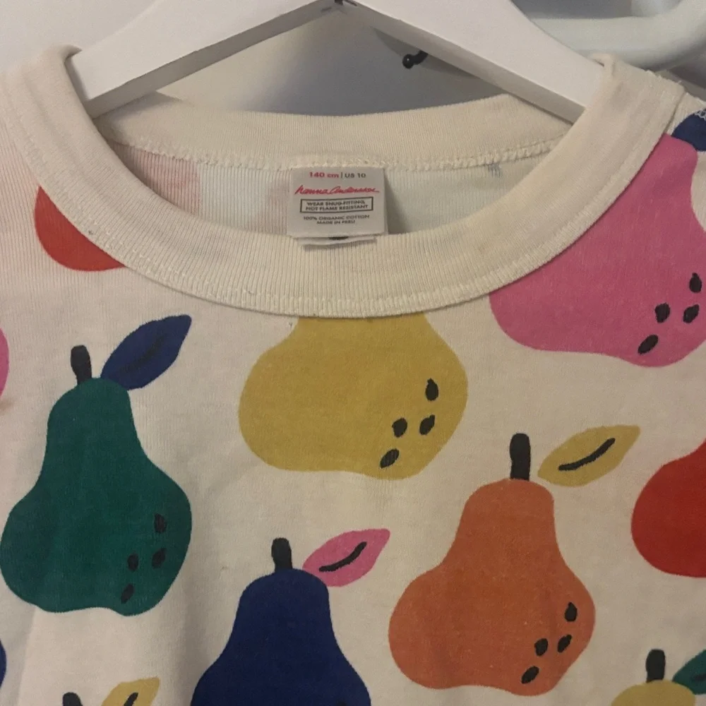 Hanna Andersson Multi-Color Pear Print Cream Long Sleeve Pajama Set